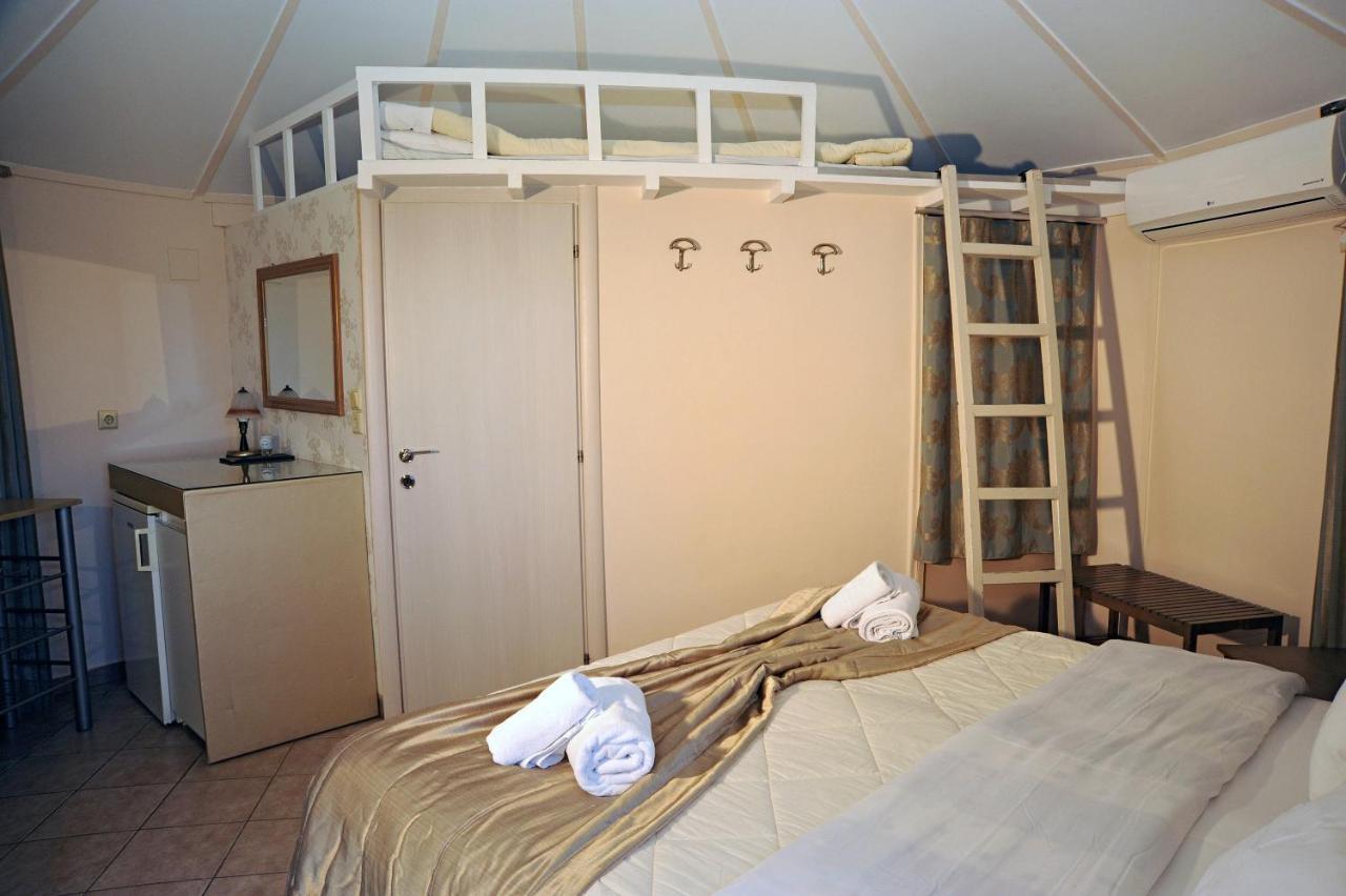 Chrissa Camping Rooms & Bungalows Delphi Eksteriør billede