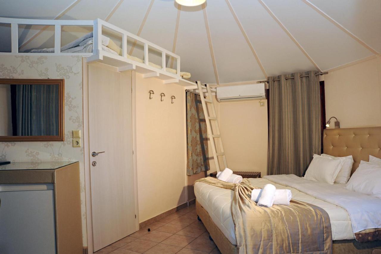 Chrissa Camping Rooms & Bungalows Delphi Eksteriør billede