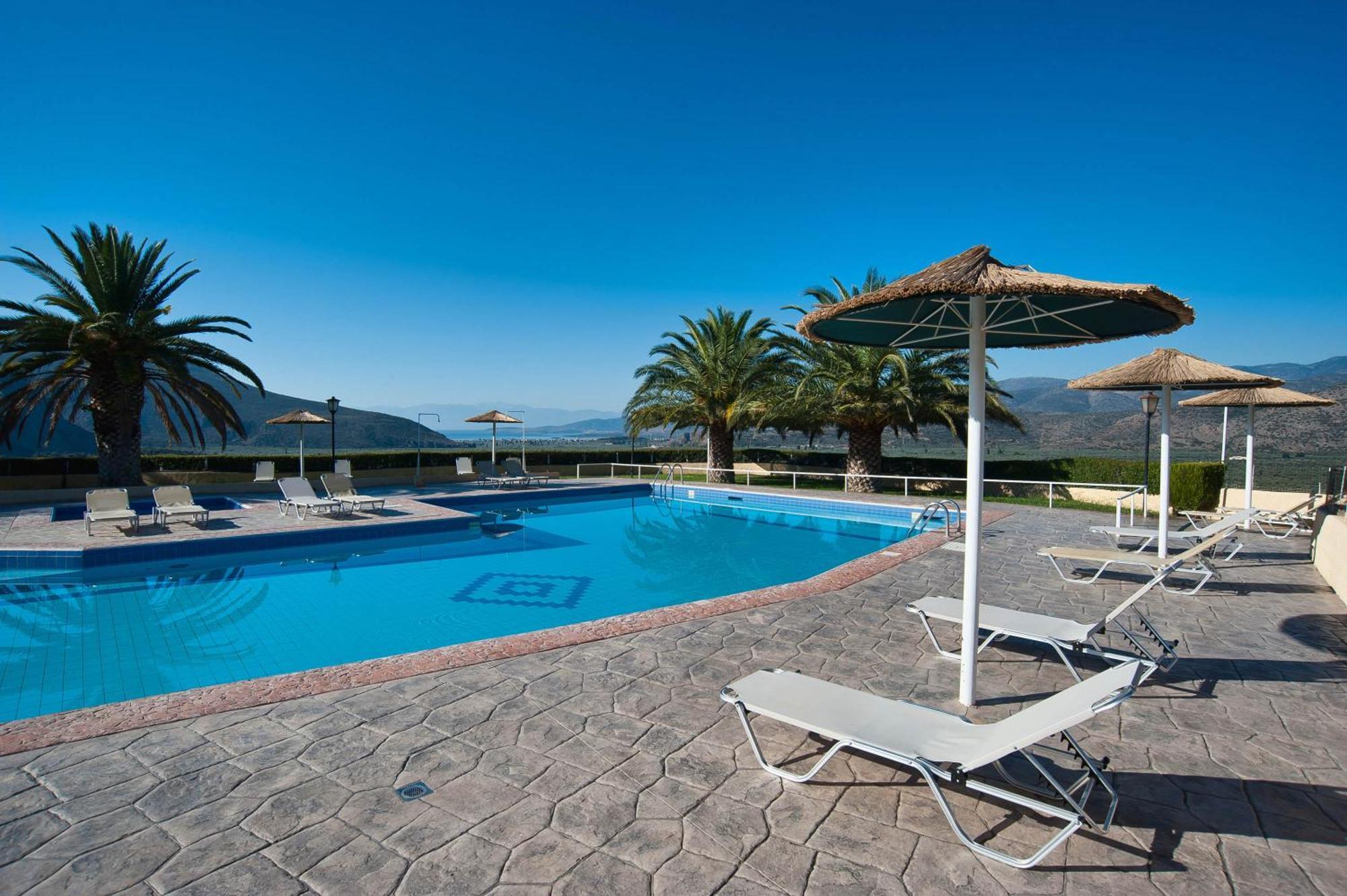 Chrissa Camping Rooms & Bungalows Delphi Eksteriør billede