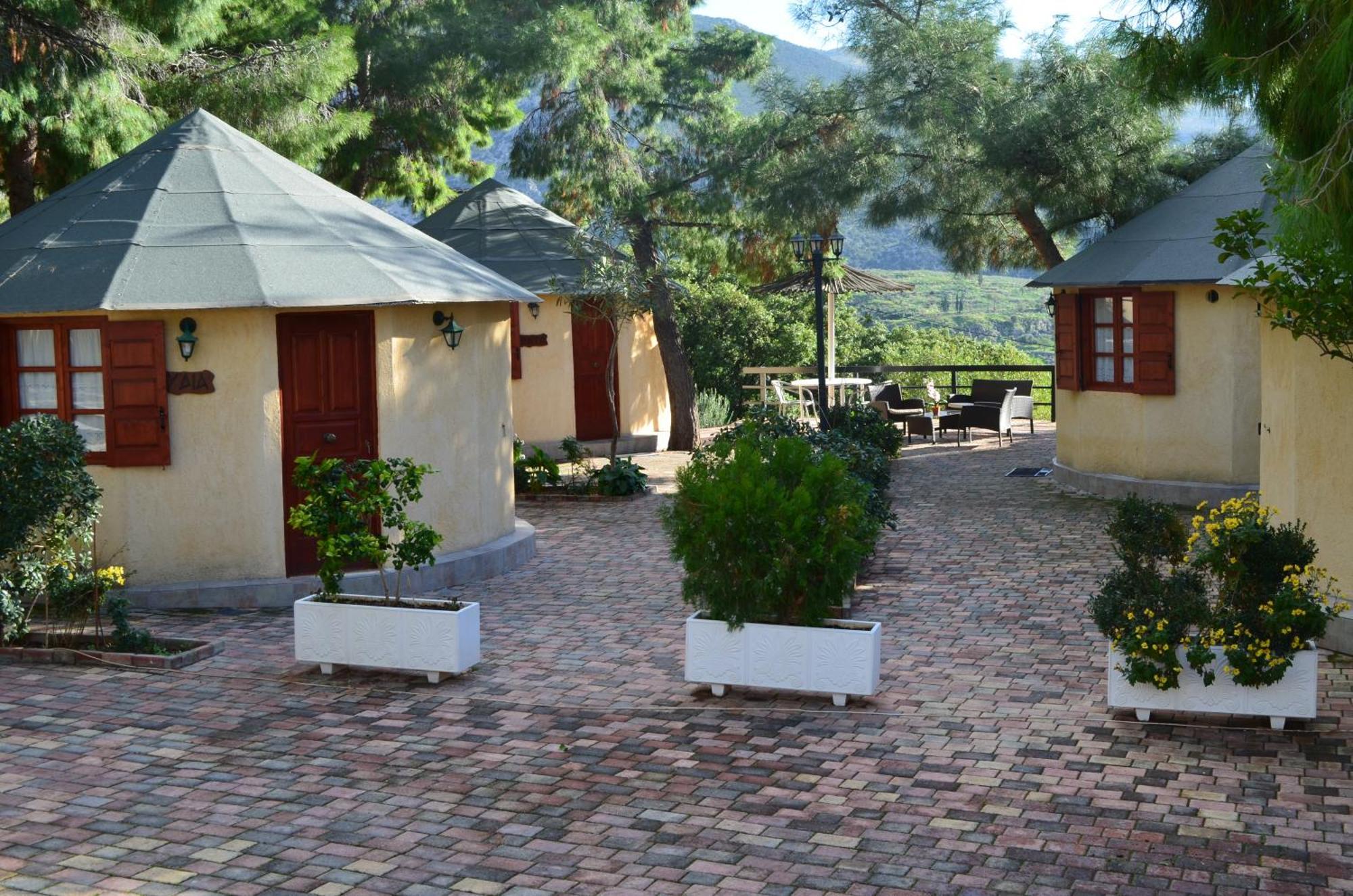 Chrissa Camping Rooms & Bungalows Delphi Eksteriør billede