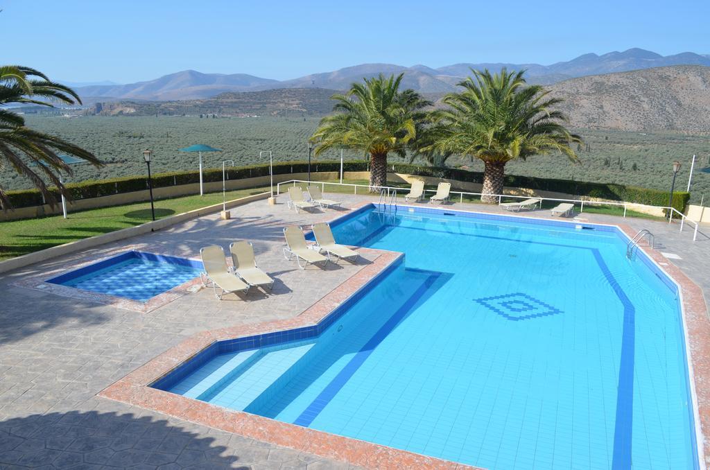 Chrissa Camping Rooms & Bungalows Delphi Eksteriør billede